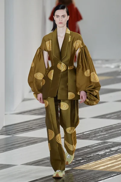 Look 39